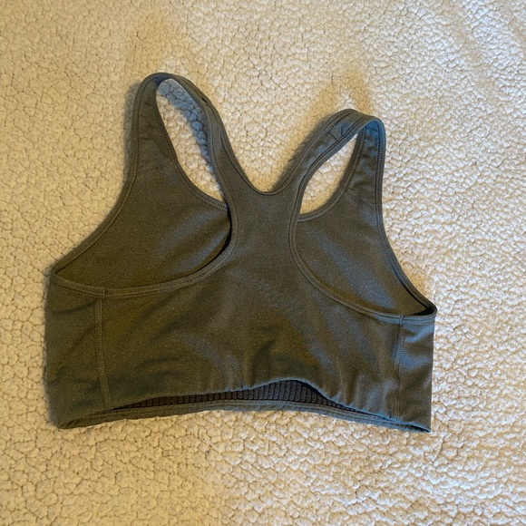 Nike Women's Sports Bra - Picture 2 of 3